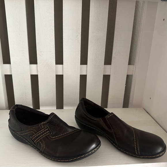 Clarks Womens Ashland Blush Loafer Flat Shoes Brown Black Leather Slip On 8.5 M - Picture 1 of 7